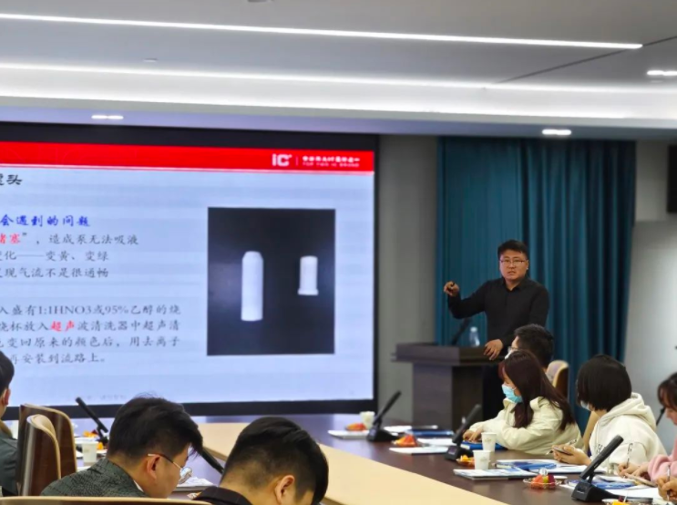 五星售后 品质保险 | 凌晨一点忙乱的身影是UG环球五星售后的体现